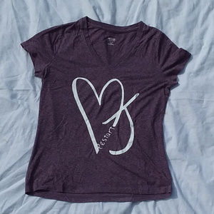 purple MOSSIMO SUPPLY CO short sleeve vneck